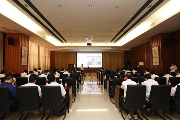 賽為安全為廈門金龍聯(lián)合汽車工業(yè)有限公司進行安全領(lǐng)導力培訓