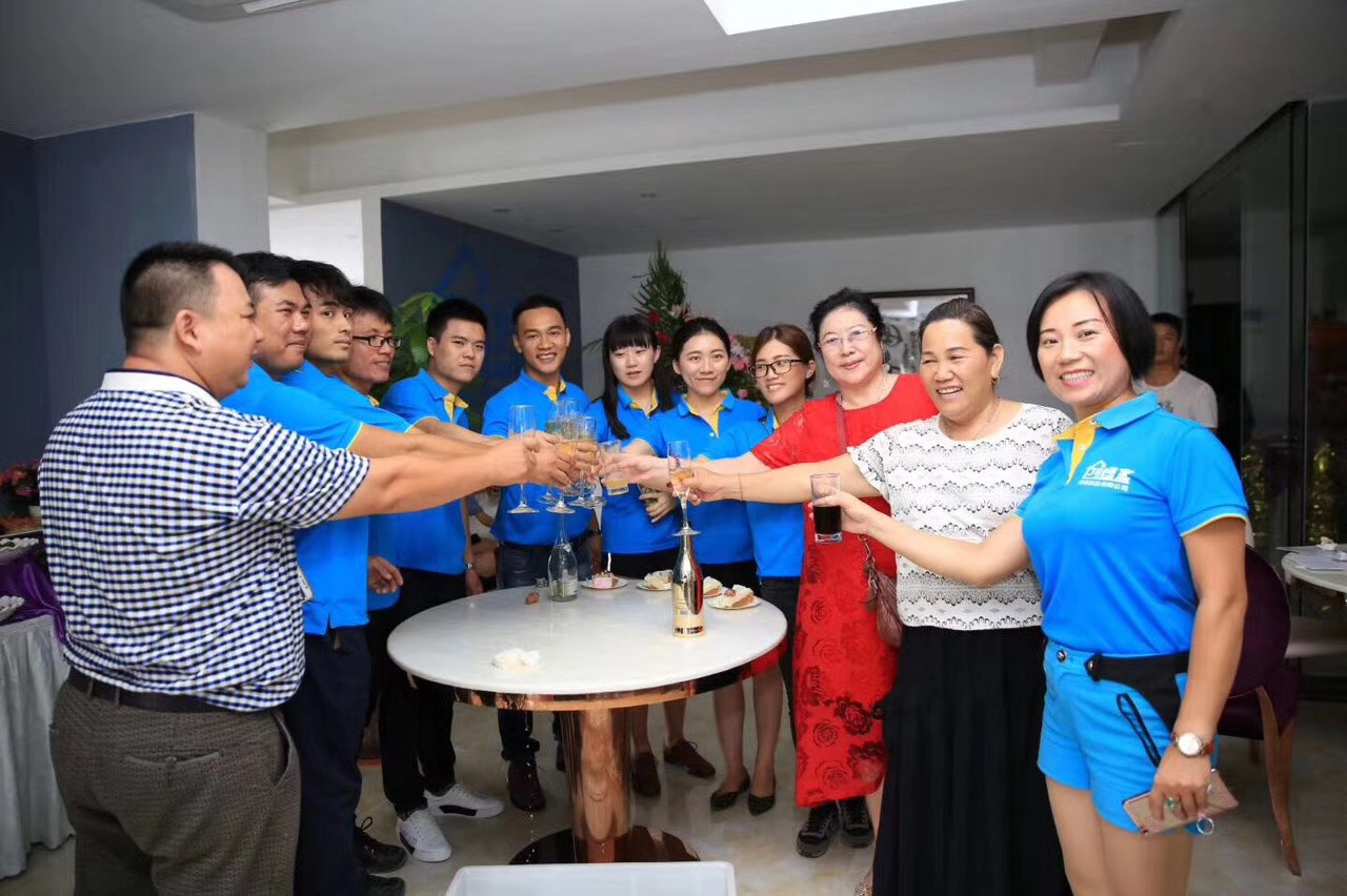 熱烈祝賀創(chuàng)綠家空氣治理?？诜?wù)中心新落成！