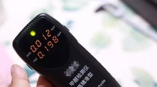 我買了一個(gè)甲醛檢測(cè)儀，吹口氣后發(fā)現(xiàn)原來我才是“地表最強(qiáng)”污染源！