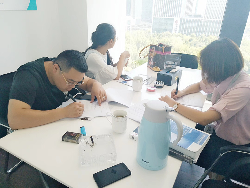 熱烈祝賀馬總夫婦簽約創(chuàng)綠家鹽城市區(qū)級代理！