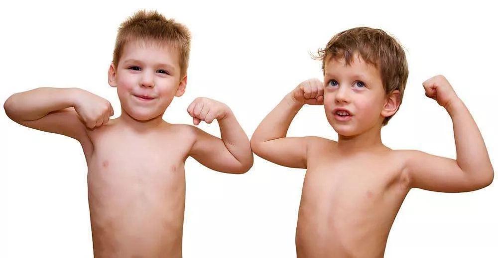 4歲男孩和媽媽辦“婚禮”，真相令人淚崩！