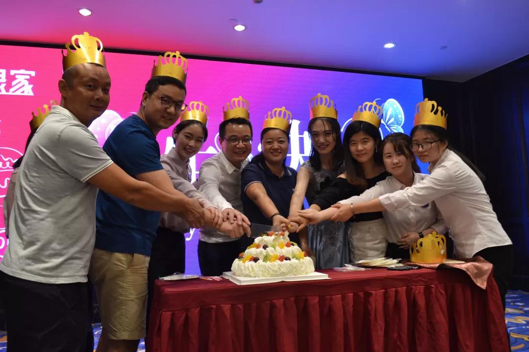 創(chuàng)綠家環(huán)保2018年中工作會(huì)議暨5周年慶典圓滿結(jié)束！