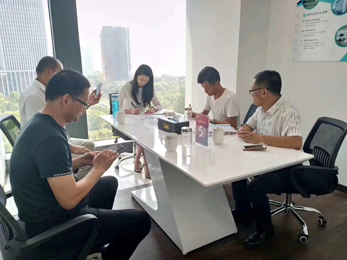 熱烈祝賀鞠總團(tuán)隊簽約創(chuàng)綠家日照市區(qū)級代理！