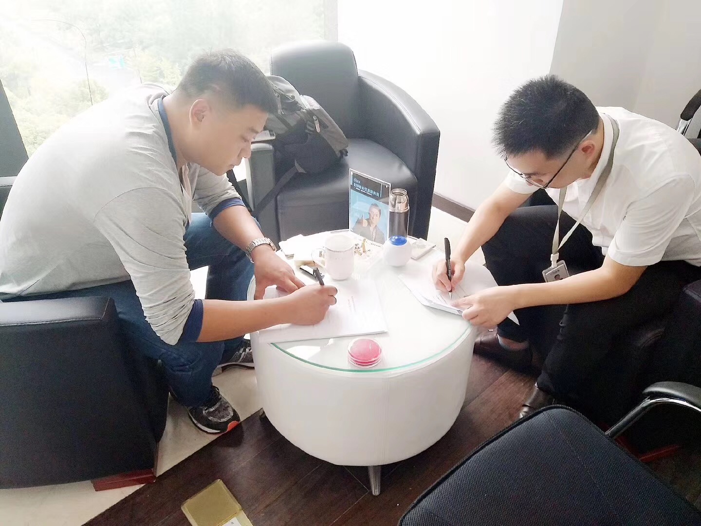 熱烈祝賀王總簽約創(chuàng)綠家鄭州市區(qū)級(jí)代理！