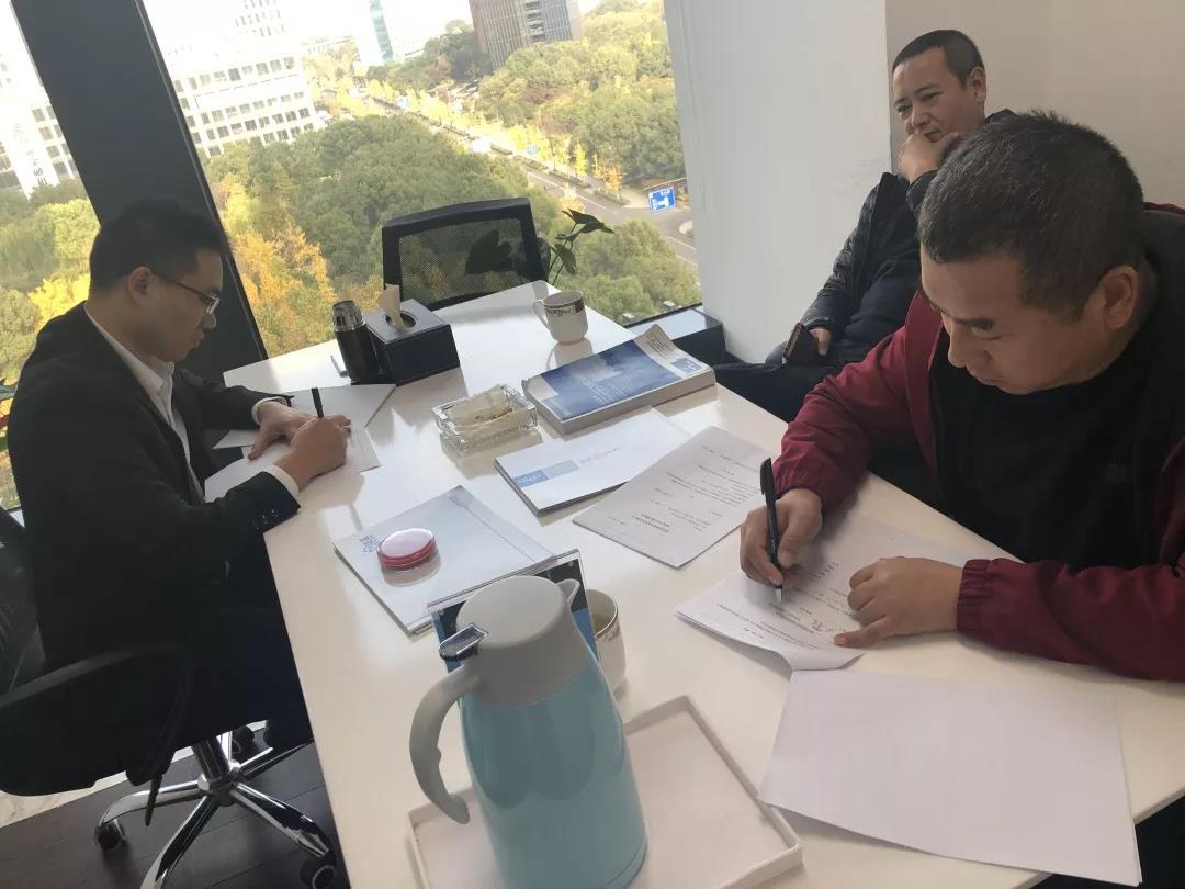 熱烈祝賀武總、王總簽約創(chuàng)綠家包頭市區(qū)級(jí)代理！